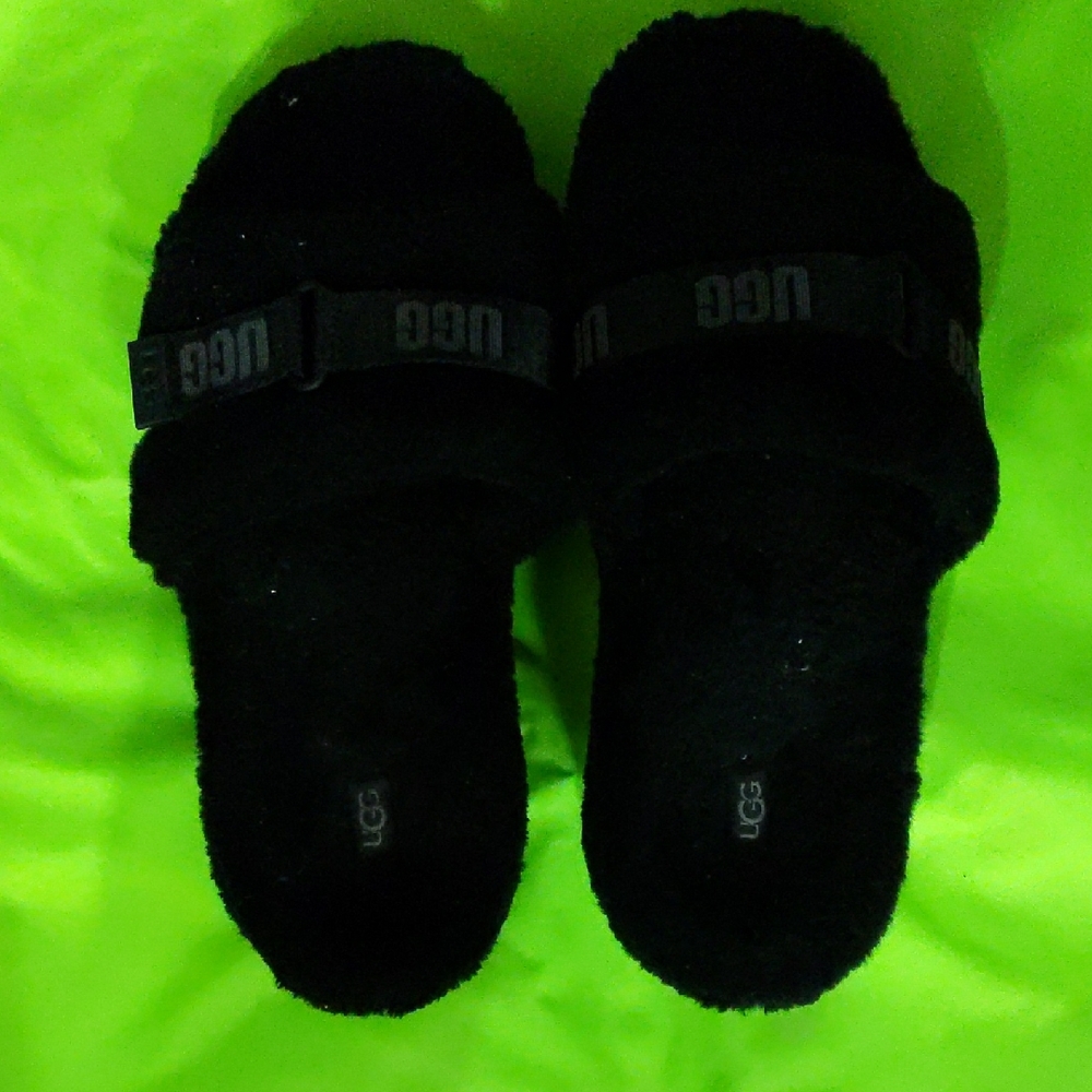 UGG Fluff Up Black Fluffy Slippers